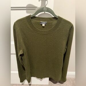 J Crew Cashmere slim-fit crewneck sweater, size M
